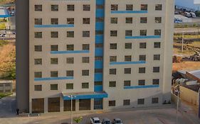 Golden Tower Maracanaú by Fênix Hotéis