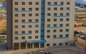 Golden Tower Maracanaú by Fênix Hotéis